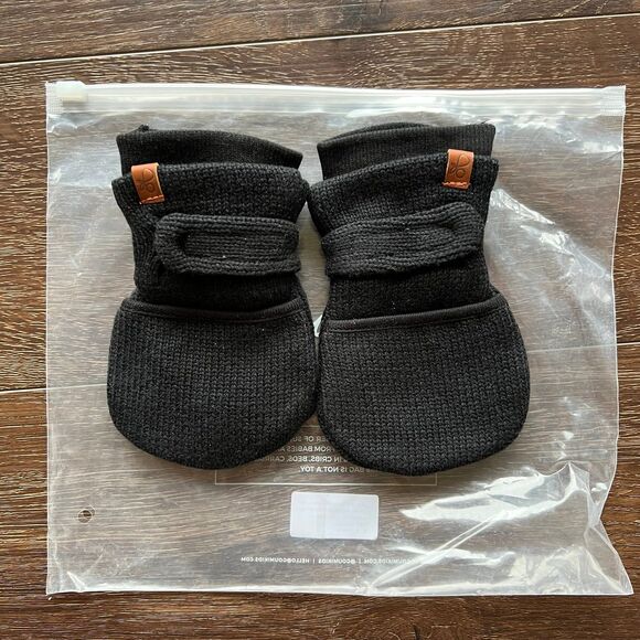 NEW Goumi Kids Shadow Knit Baby Mitts 6-12 mo Organic Cotton Gloves Mittens - Picture 1 of 2